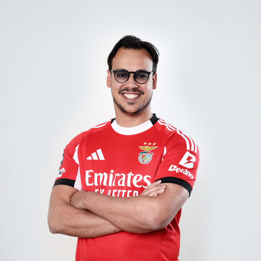 23 Luis Dos Santos white2