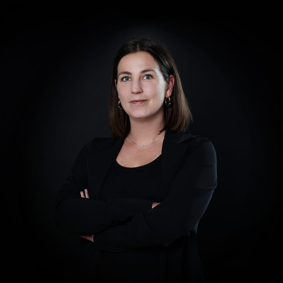 28 Martine Hanff Black